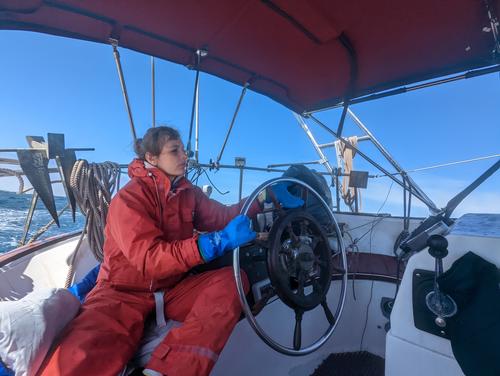 Valeriya, hand-steering